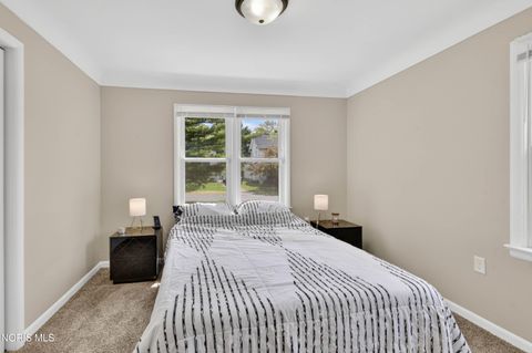 Tiny photo for 2436 Lark Avenue, Toledo, OH 43613 (MLS # 10007495)