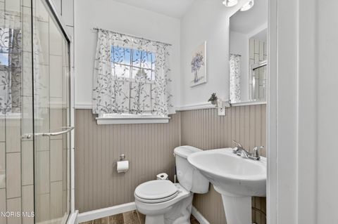 Tiny photo for 2436 Lark Avenue, Toledo, OH 43613 (MLS # 10007495)
