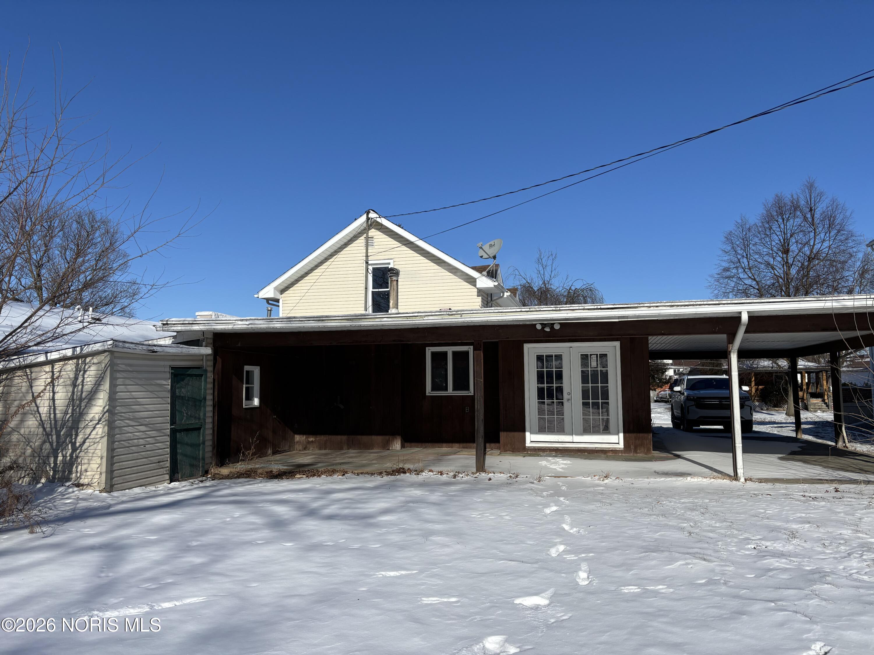 239 W Chestnut Street