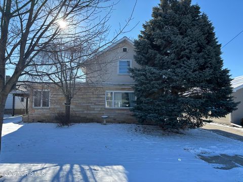 Photo of 239 W Chestnut Street, Wauseon, OH 43567 (MLS # 10003299)