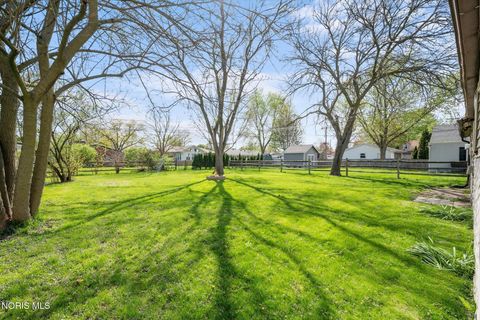 Tiny photo for 913 W College Avenue, Woodville, OH 43469 (MLS # 10006719)