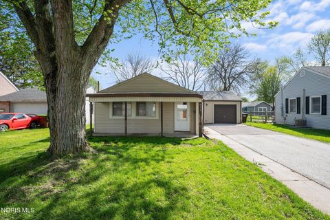 Photo of 913 W College Avenue, Woodville, OH 43469 (MLS # 10006719)