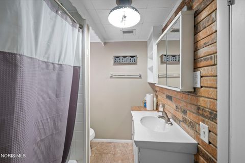 Tiny photo for 913 W College Avenue, Woodville, OH 43469 (MLS # 10006719)