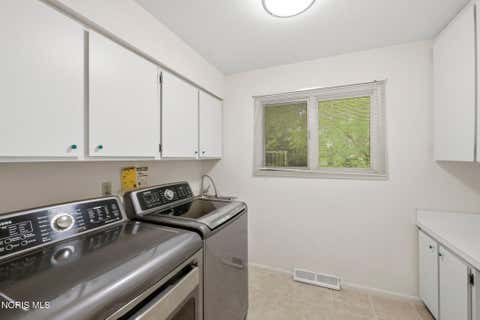Tiny photo for 4357 Bromley Drive, Toledo, OH 43623 (MLS # 10010815)