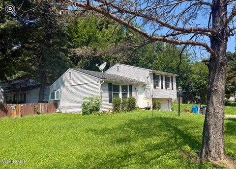 Tiny photo for 525 Heathshire Drive, Toledo, OH 43607 (MLS # 10012415)