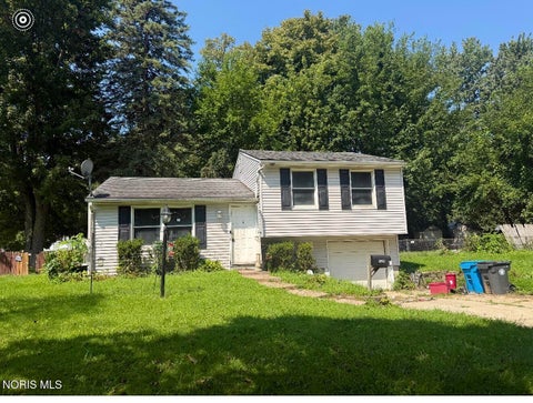 Tiny photo for 525 Heathshire Drive, Toledo, OH 43607 (MLS # 10012415)