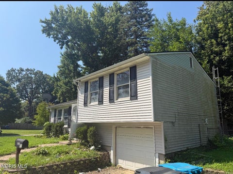 Tiny photo for 525 Heathshire Drive, Toledo, OH 43607 (MLS # 10012415)
