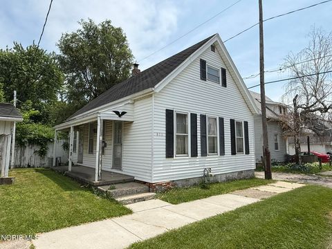 Tiny photo for 811 Willard Street, Toledo, OH 43605 (MLS # 10008873)