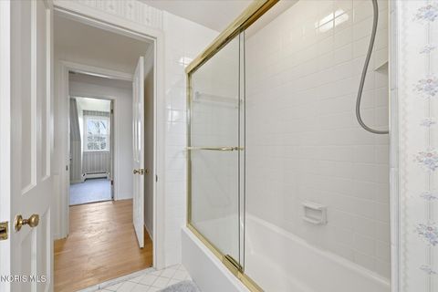 Tiny photo for 11 Old Coach Road, Bowling Green, OH 43402 (MLS # 10006164)