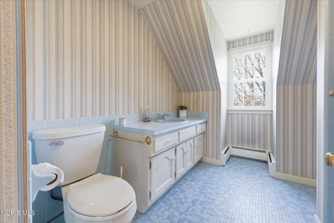 Tiny photo for 11 Old Coach Road, Bowling Green, OH 43402 (MLS # 10006164)