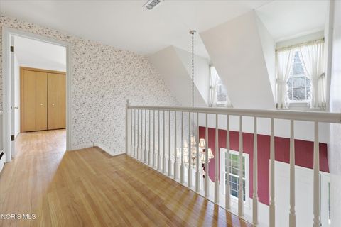 Tiny photo for 11 Old Coach Road, Bowling Green, OH 43402 (MLS # 10006164)