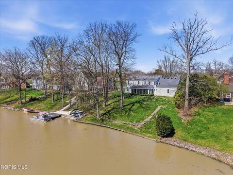 Tiny photo for 11 Old Coach Road, Bowling Green, OH 43402 (MLS # 10006164)