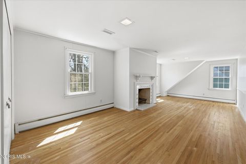 Tiny photo for 11 Old Coach Road, Bowling Green, OH 43402 (MLS # 10006164)