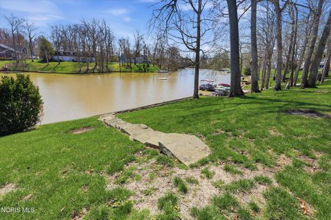 Tiny photo for 11 Old Coach Road, Bowling Green, OH 43402 (MLS # 10006164)