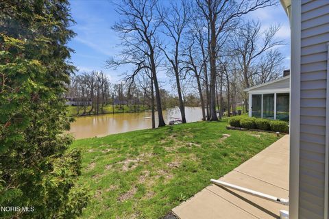 Tiny photo for 11 Old Coach Road, Bowling Green, OH 43402 (MLS # 10006164)