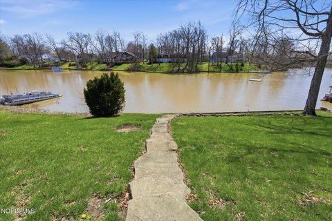 Tiny photo for 11 Old Coach Road, Bowling Green, OH 43402 (MLS # 10006164)