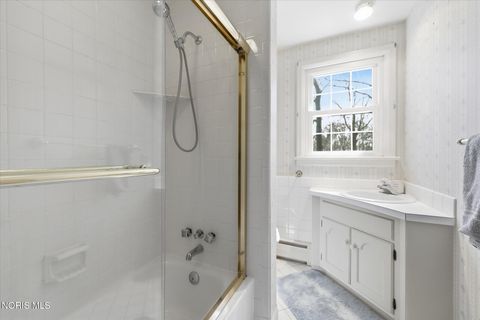 Tiny photo for 11 Old Coach Road, Bowling Green, OH 43402 (MLS # 10006164)