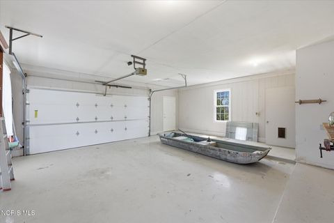 Tiny photo for 11 Old Coach Road, Bowling Green, OH 43402 (MLS # 10006164)