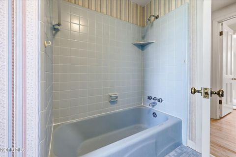 Tiny photo for 11 Old Coach Road, Bowling Green, OH 43402 (MLS # 10006164)