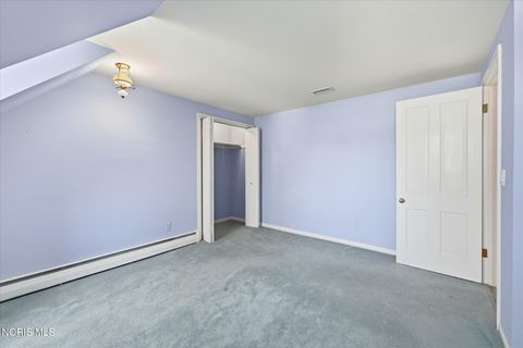 Tiny photo for 11 Old Coach Road, Bowling Green, OH 43402 (MLS # 10006164)