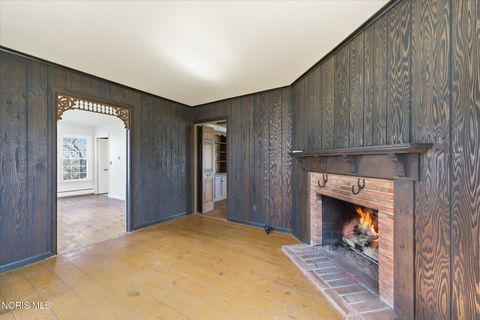 Tiny photo for 11 Old Coach Road, Bowling Green, OH 43402 (MLS # 10006164)