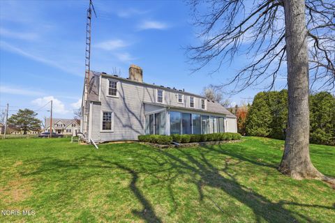 Tiny photo for 11 Old Coach Road, Bowling Green, OH 43402 (MLS # 10006164)