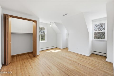 Tiny photo for 11 Old Coach Road, Bowling Green, OH 43402 (MLS # 10006164)