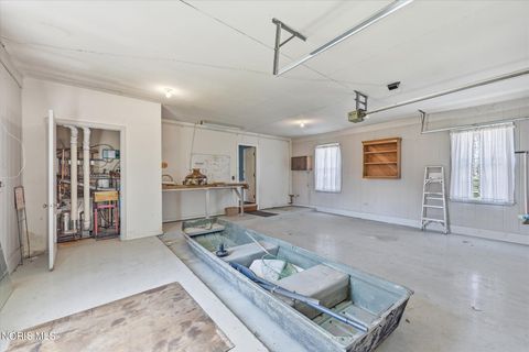 Tiny photo for 11 Old Coach Road, Bowling Green, OH 43402 (MLS # 10006164)