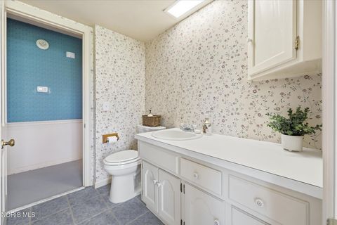 Tiny photo for 11 Old Coach Road, Bowling Green, OH 43402 (MLS # 10006164)