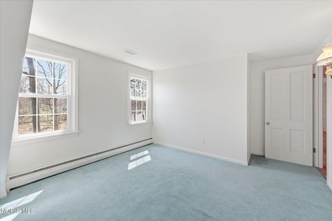 Tiny photo for 11 Old Coach Road, Bowling Green, OH 43402 (MLS # 10006164)