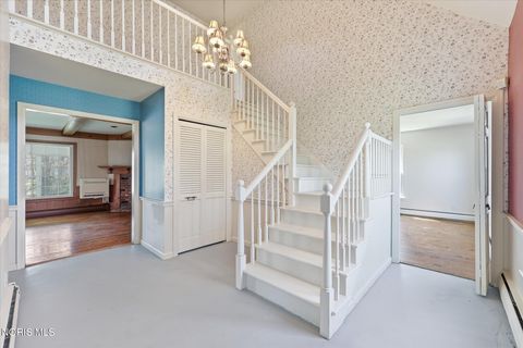 Tiny photo for 11 Old Coach Road, Bowling Green, OH 43402 (MLS # 10006164)