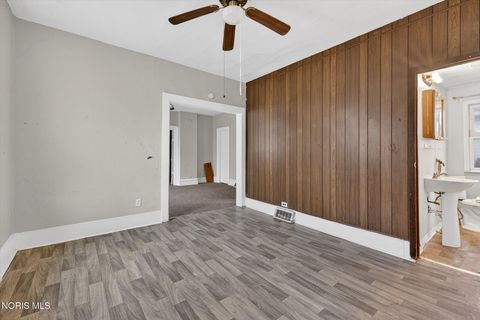 Tiny photo for 119 Whiting Avenue, Toledo, OH 43609 (MLS # 10004812)