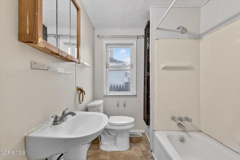 Tiny photo for 119 Whiting Avenue, Toledo, OH 43609 (MLS # 10004812)