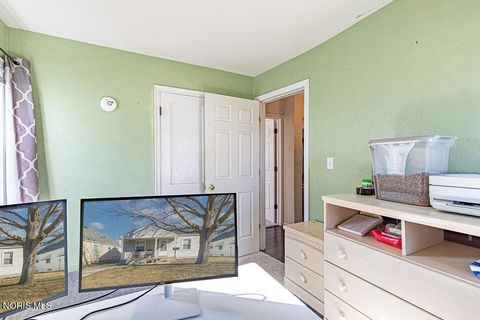 Tiny photo for 1202 Cribb Street, Toledo, OH 43612 (MLS # 10004975)