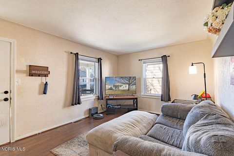 Tiny photo for 1202 Cribb Street, Toledo, OH 43612 (MLS # 10004975)