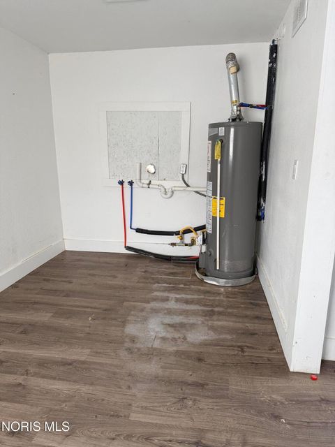 Tiny photo for 2026 Hawthorne Street, Toledo, OH 43606 (MLS # 10004119)