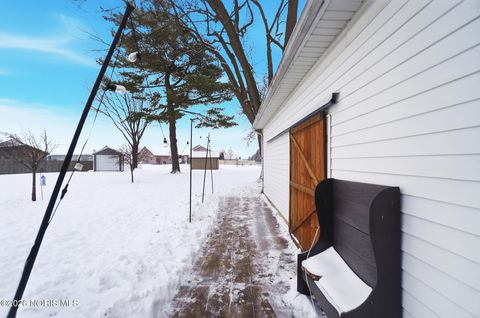 Tiny photo for 1421 E Sandusky Street, Findlay, OH 45840 (MLS # 10003908)