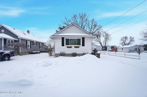 Tiny photo for 1421 E Sandusky Street, Findlay, OH 45840 (MLS # 10003908)