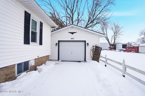 Tiny photo for 1421 E Sandusky Street, Findlay, OH 45840 (MLS # 10003908)