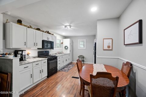 Tiny photo for 1421 E Sandusky Street, Findlay, OH 45840 (MLS # 10003908)