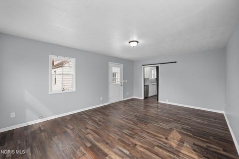 Tiny photo for 423 W Poinsetta Avenue, Toledo, OH 43612 (MLS # 10005733)