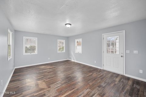 Tiny photo for 423 W Poinsetta Avenue, Toledo, OH 43612 (MLS # 10005733)