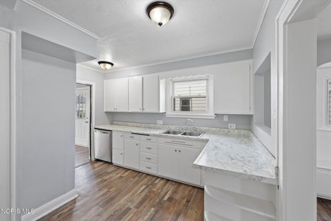 Tiny photo for 423 W Poinsetta Avenue, Toledo, OH 43612 (MLS # 10005733)