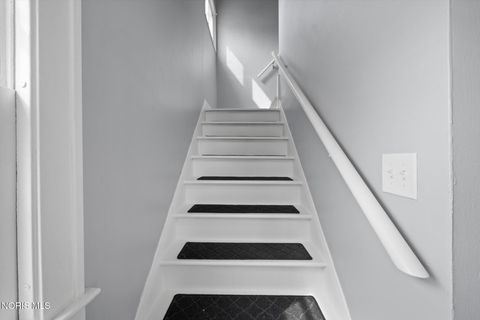 Tiny photo for 423 W Poinsetta Avenue, Toledo, OH 43612 (MLS # 10005733)