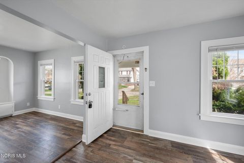 Tiny photo for 423 W Poinsetta Avenue, Toledo, OH 43612 (MLS # 10005733)