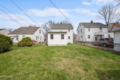 Tiny photo for 423 W Poinsetta Avenue, Toledo, OH 43612 (MLS # 10005733)