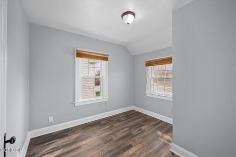 Tiny photo for 423 W Poinsetta Avenue, Toledo, OH 43612 (MLS # 10005733)