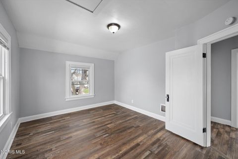 Tiny photo for 423 W Poinsetta Avenue, Toledo, OH 43612 (MLS # 10005733)