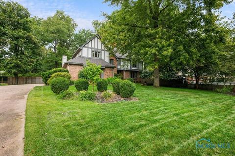 Photo of 4504 Sulgrave Drive, Toledo, OH 43623 (MLS # 10002610)