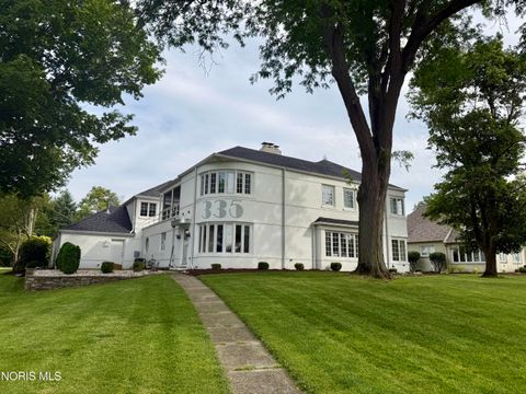 Photo of 335 Riverside Drive, Rossford, OH 43460 (MLS # 10010592)